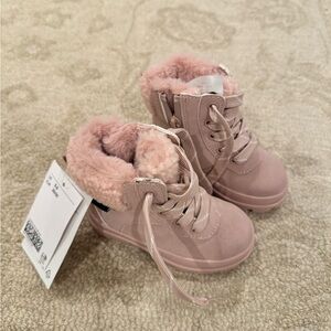 NWT H &M Toddler Pink Waterproof Snowboots